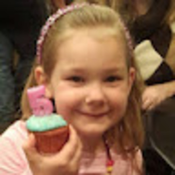 Meet your Posher, Kari - Picture 1 of 1